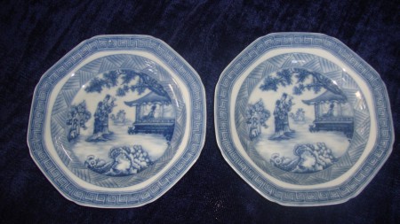 Par de Pratos da Vista Alegre, motivo Cantão.