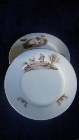 Pratos publicitários em porcelana portuguesa, feitos para a casa "Carneiro".
