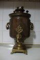 Samovar em Bronze, Cobre e Madeira. Apresenta um defeito na chaminé. Peça de finais do séc. XIX.